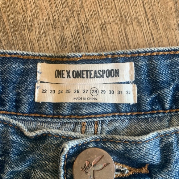 One Teaspoon Bandit shorts size 28 - Picture 4 of 4